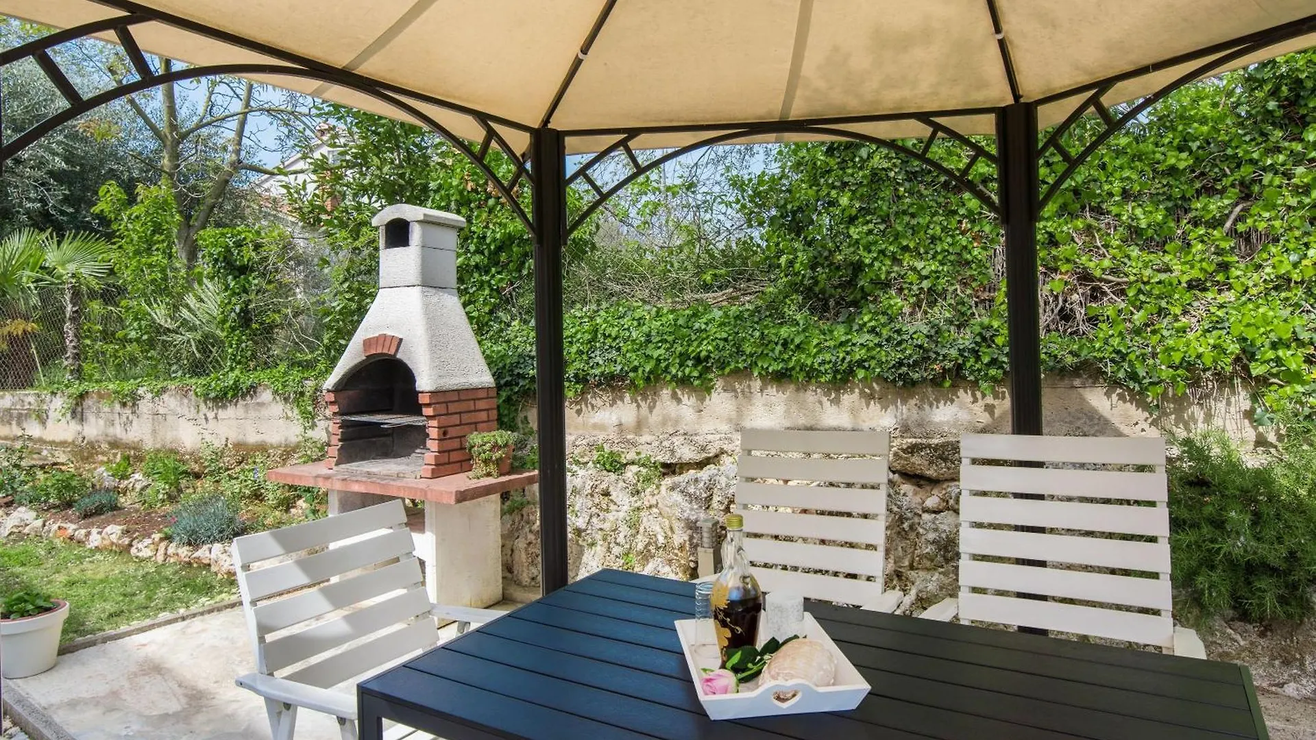 Apartment Ferienwohnung In Funtana Mit Grill