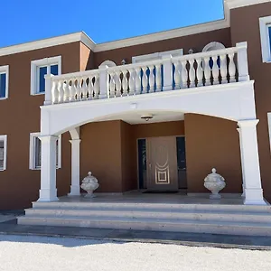  Ostanak kod kuće Silvia -