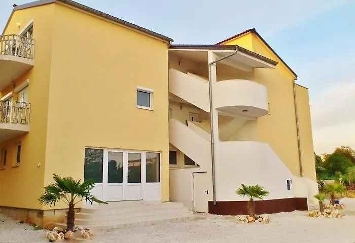Ferienwohnung In Funtana Mit Grill Croatia